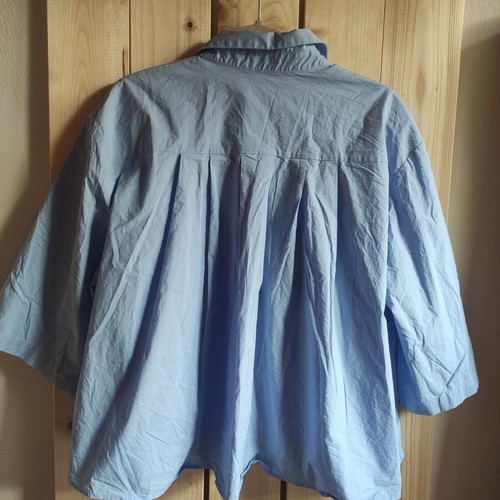 Sisley blue cotton shirt L, wide fit with pleated back