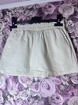 Destination kids shorts like new, beige yellow, size 12 years