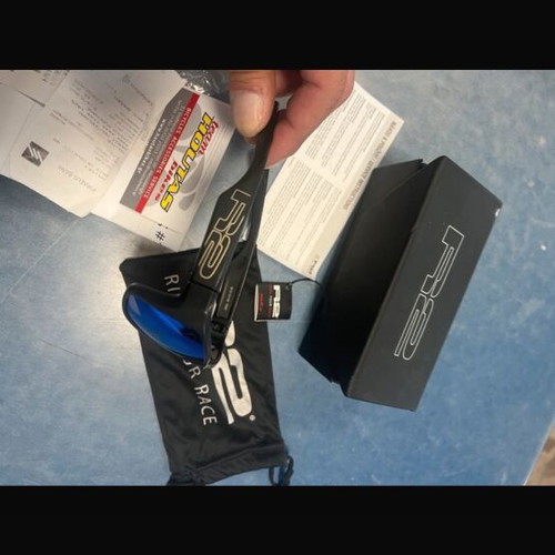 R2 Model tr 90 sunglasses used, black and blue