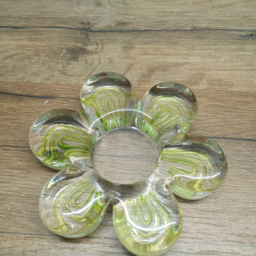 Glass Daisy Tealight Candle Holder like new with green shades