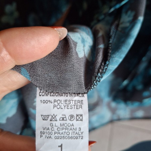 Floral shirt one size like new, black with turquoise print