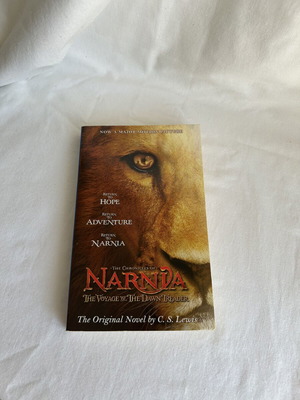 Narnia The Voyage of the Dawn Treader book like new, English