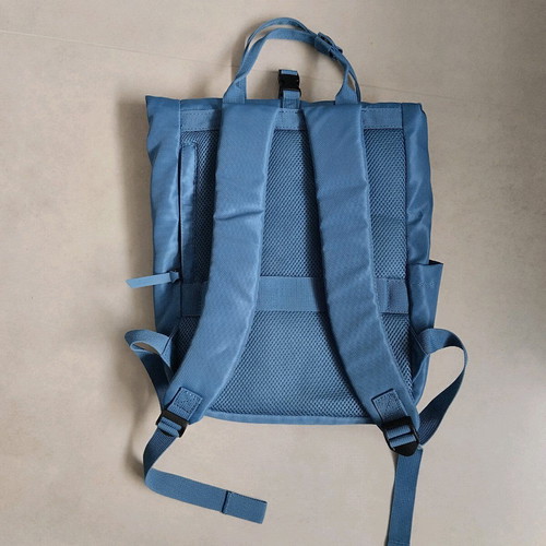 American Tourister blue backpack like new with pockets