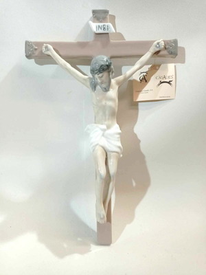 Handmade porcelain cross Casades Valencia Spain new with crucifix