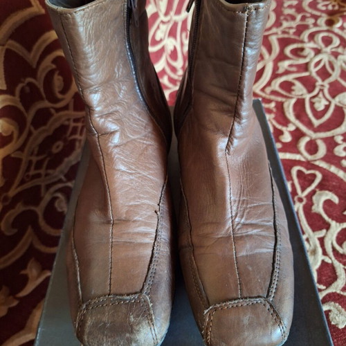 Brown leather ankle boots, size 40