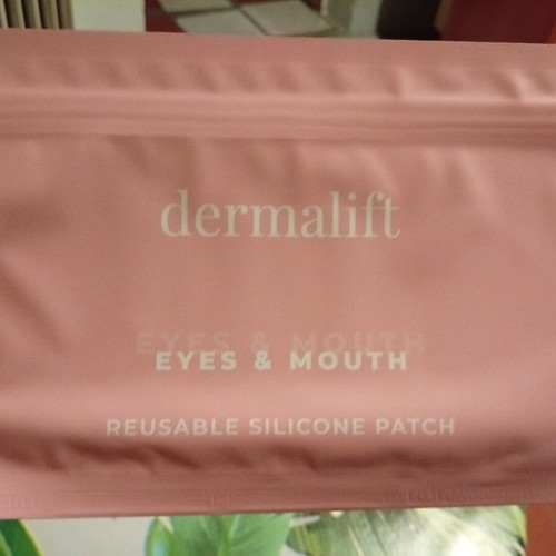 Dermalift pads for eyes and mouth used