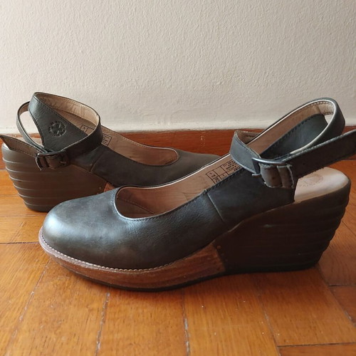 Dr. Martens Dolores sandals used, vintage, green leather, size 38