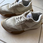 Γυναικεία παπούτσια Lacoste casual μεταχειρισμένα, μέγεθος 37, άσπρο και μπεζ