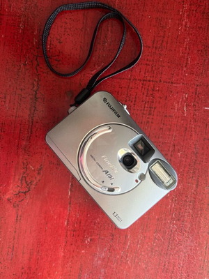 Fujifilm digital camera A101 used, 1.3 megapixels