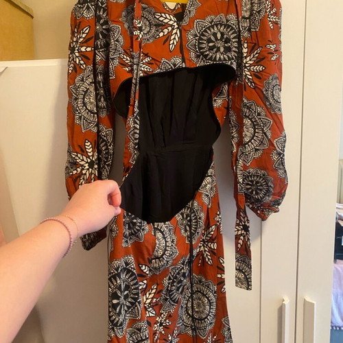 Milk and honey maxi dress like new, size large, black and red