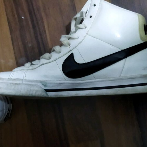 Nike leather athletic boots like new, size 40, white