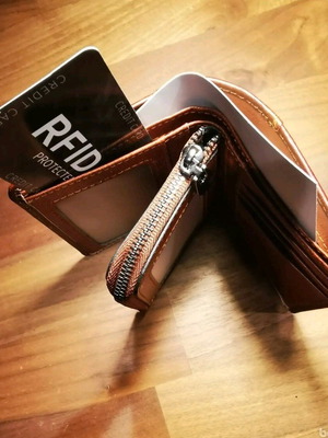 Men's RFID Wallet new, brown leather