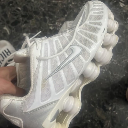 Nike Shox athletic shoes size 42 like new, white