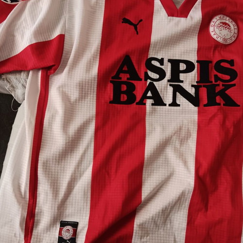 Authentic Olympiakos 2000 XL jersey like new with Champions League badge