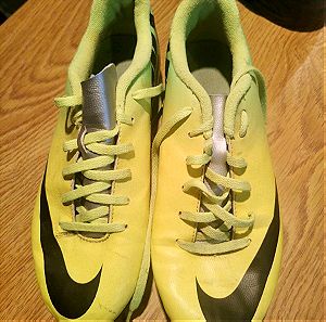 Παπούτσια ποδοσφαιρικά Nike με τάπες 38,5 νούμερο