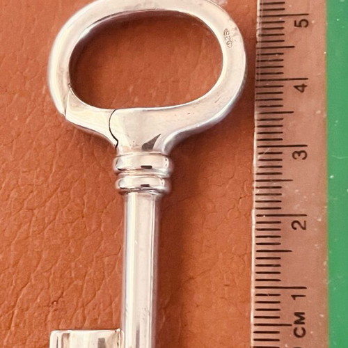 Silver 925 key-shaped key holder new