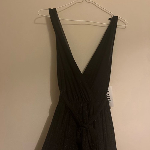 One-piece jumpsuit new with elastic fabric and waist belt
