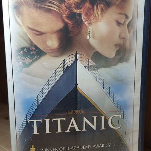 Titanic VHS videotape, no subtitles