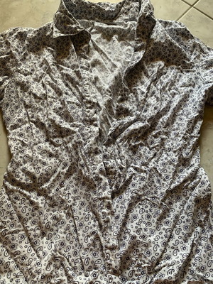 Shirt like new, size S, white and blue