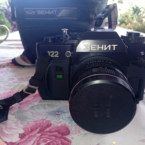 Zenit 122 35mm SLR Film Camera with Helios Lens and Original Bag like new
