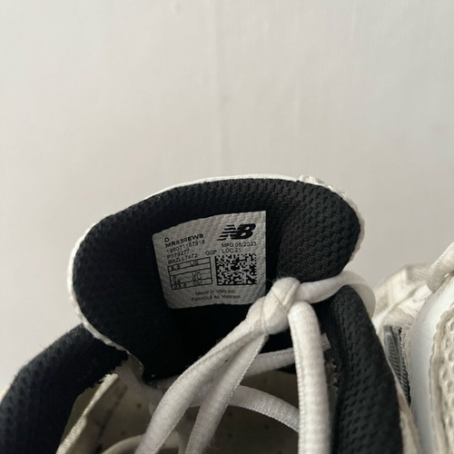 New Balance athletic shoes used no 38 black and white