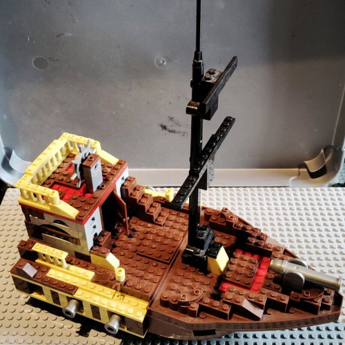 Pirate ship like new, Chinese compatible with popular building blocks