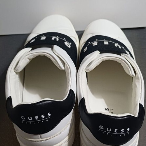 Guess sneakers for boys used, size 39, white