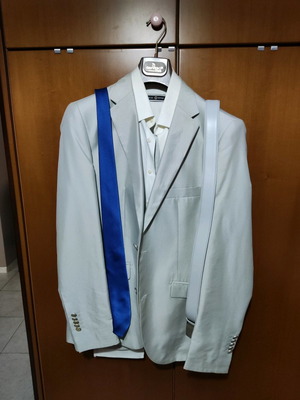 Σετ κοστούμι Davvero μεταχειρισμένο, γκρι με κρεμ πουκάμισο και μπλε γραβάτα