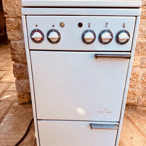 Siemens kitchen with enamel burners vintage like new