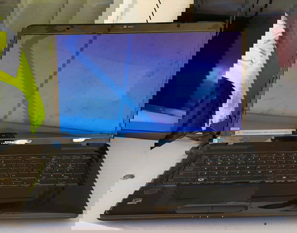 Toshiba l670D Για ανταλλακτικά η επισκευή