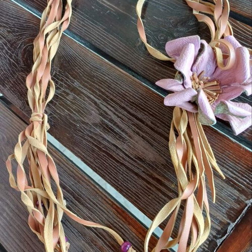 Leather necklace with purple-pink flower handmade, new