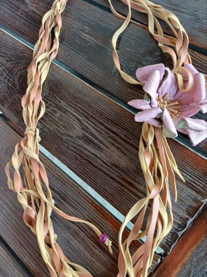 Leather necklace with purple-pink flower handmade, new