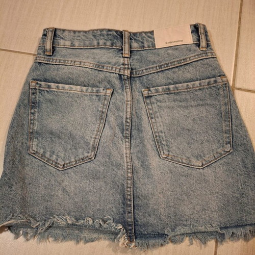 Stradivarius denim mini skirt like new, size small, light blue