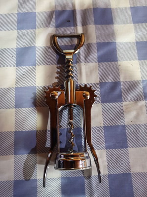 Corkscrew opener new