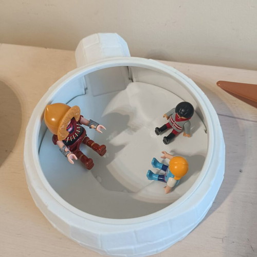 Playmobil vintage igloo set used with kayak and figures