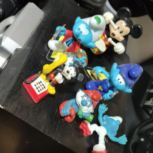 Smurfs figures like new