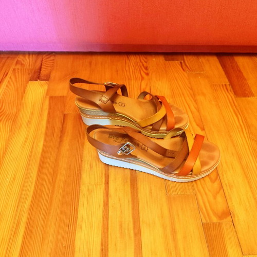Eva Frutos leather platform sandals like new, yellow and orange