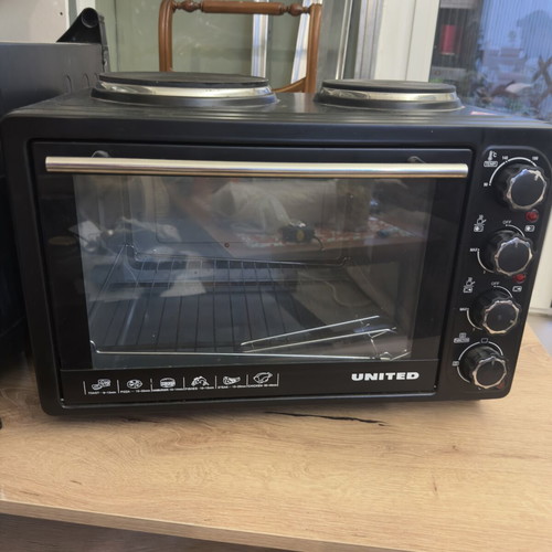 United Oven in Very Good Condition