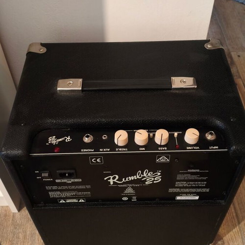 Fender Rumble 25W Bass Amplifier with Roland RH-5 Headphones like new