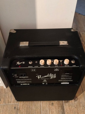 Fender Rumble 25W Bass Amplifier with Roland RH-5 Headphones like new