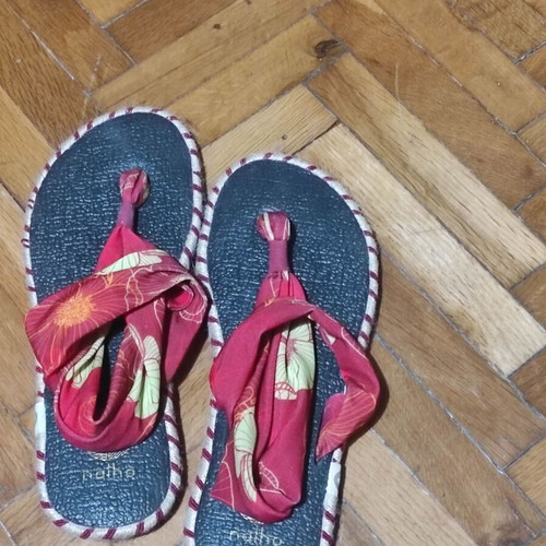 Nalho yoga mat sandals used, red, size 41