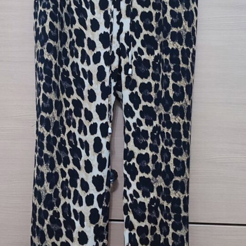 Zara jogger pants leopard print medium, like new
