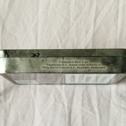 Collectible metal Marlboro case like new