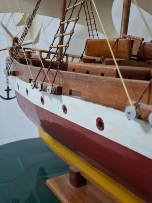 Ξύλινο καράβι χειροποίητο με φως, σαν καινούργιο, μεγάλο 120x140 εκ