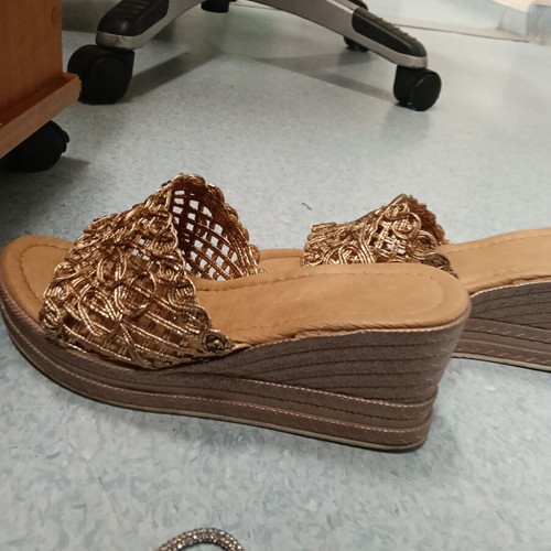 Platform sandals with gold woven details, size 38