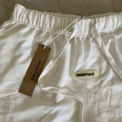 Fear Of God Essentials Shorts white new with tag
