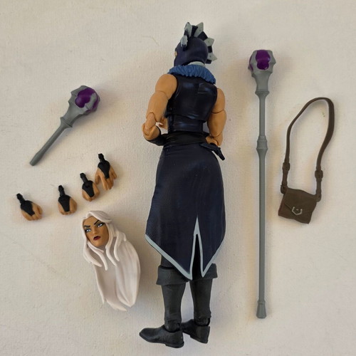 Masters of the Universe Masterverse Revelation Evil-Lyn action figure