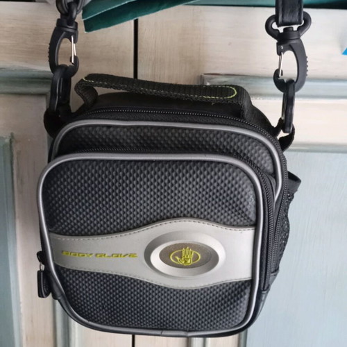Body Glove bag case for 32 CDs like new