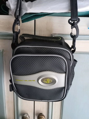 Body Glove bag case for 32 CDs like new
