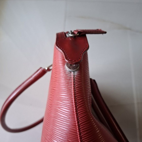 Bartuggi red vintage shoulder bag used with silver feet